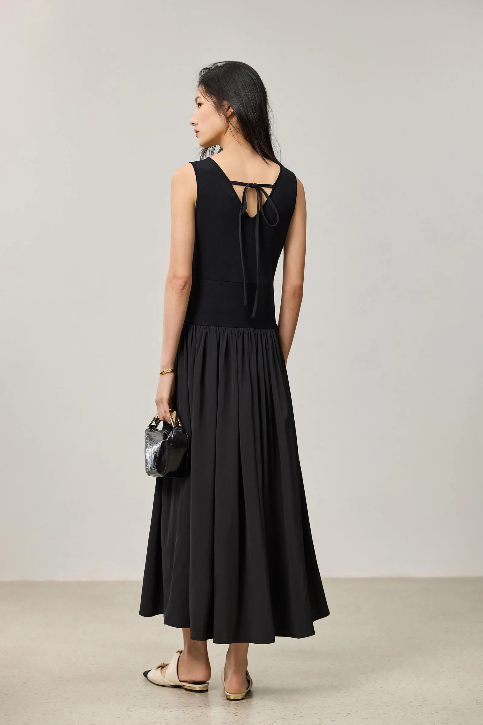 LILY Chic Sleeveless Black Dress