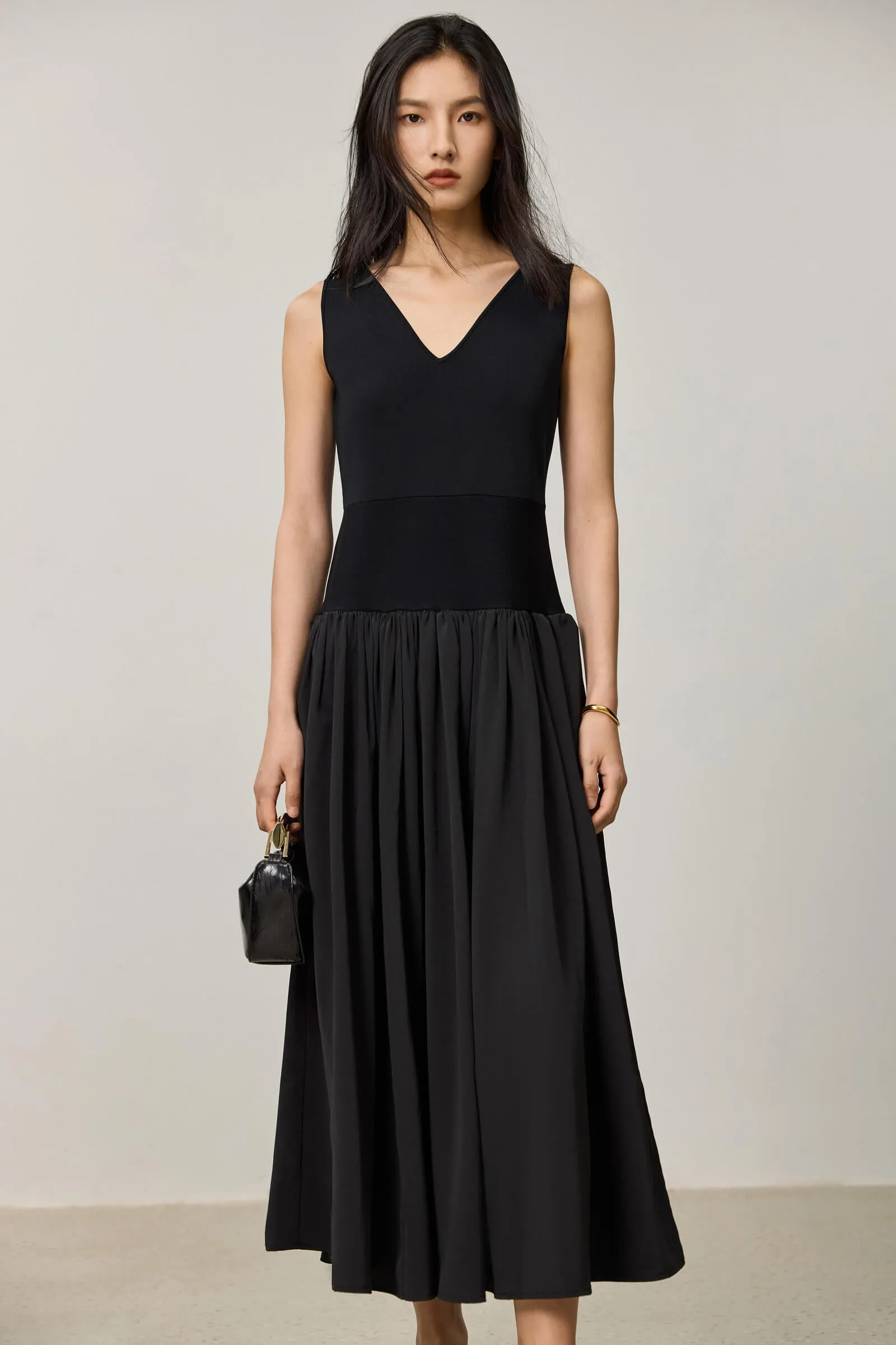 LILY Chic Sleeveless Black Dress